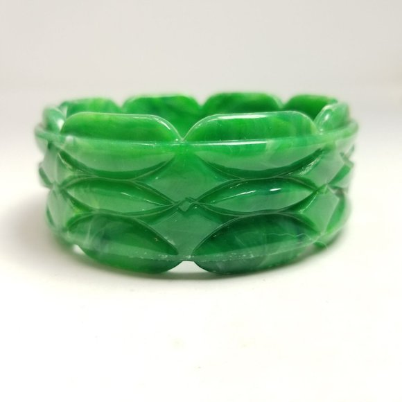 Vintage Wide Green Marbled Plastic Bangle Bracelet, Marquise Shape Design, 70s - Picture 1 of 6
